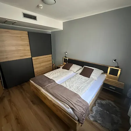 Adrian Lejlighedshotel *